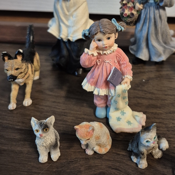 Porcelain mini dolls and animals - Picture 3 of 7